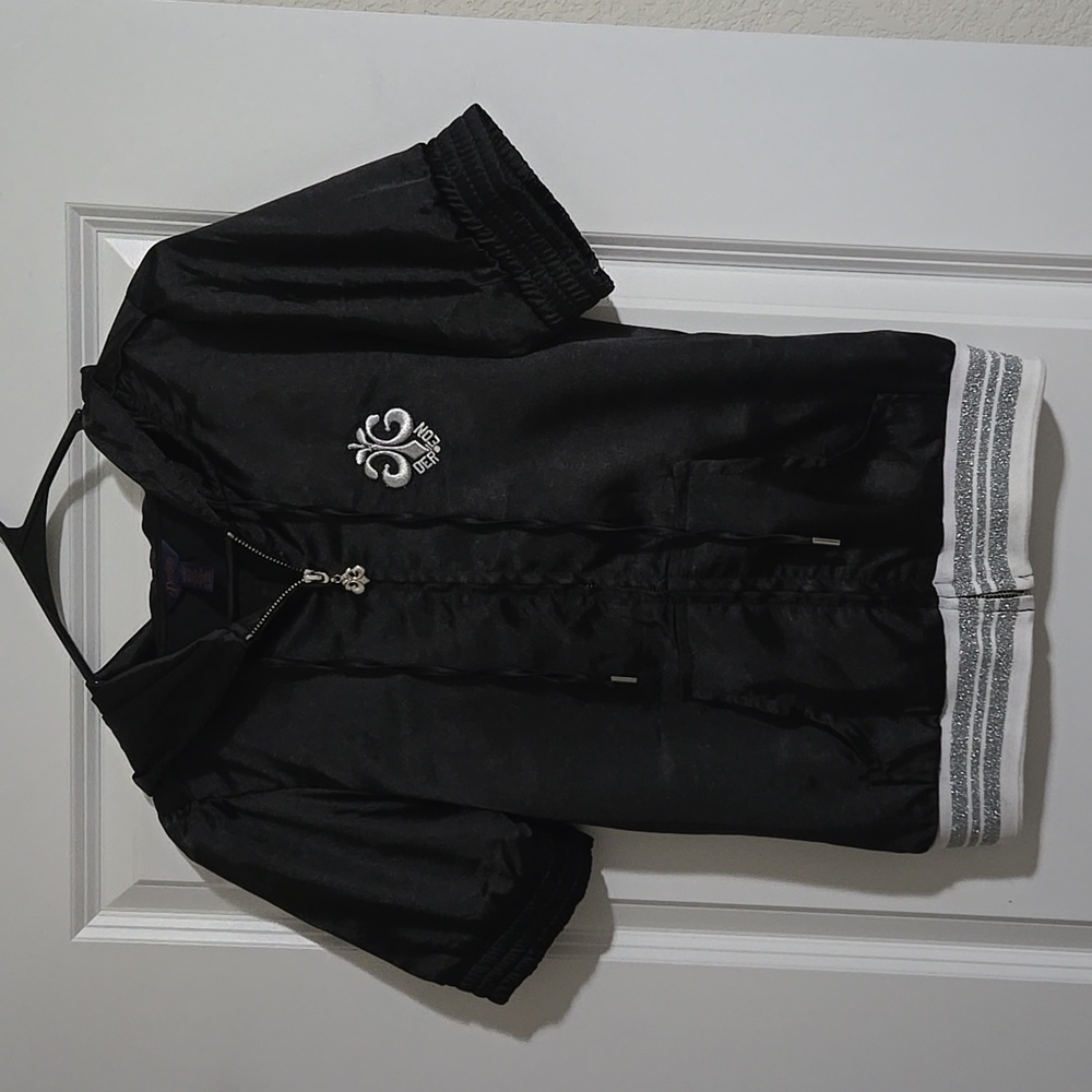 Dereon short sleeve zip up jacket (Medium)